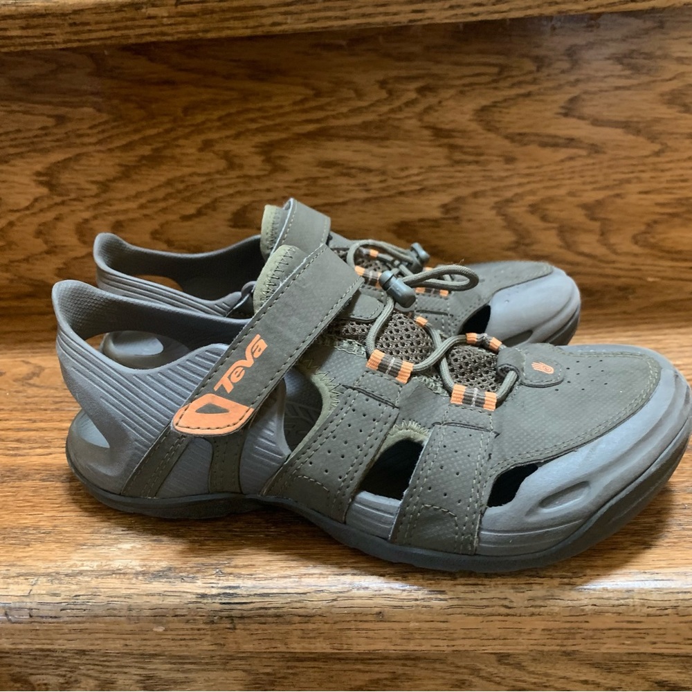 Teva Barracuda Slip on Shoe [hiking, size 4, comfortable, water shoes]